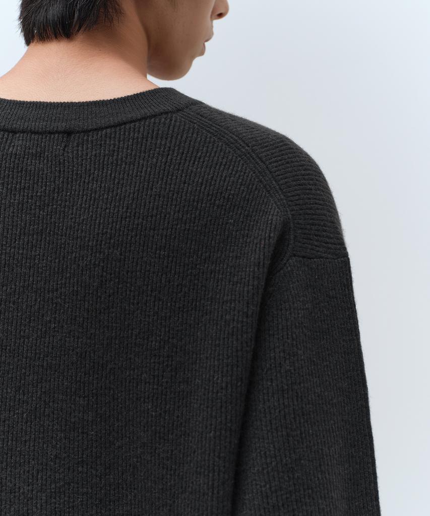 Musinsa Standard [Victoria Wool] Минималистичный вязаный джемпер в рубчик с V-образным вырезом [Темно-серый]