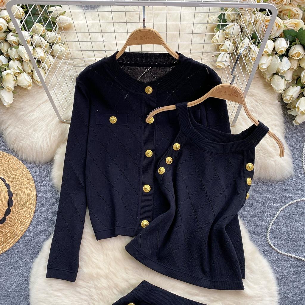 Весенне-осенний женский вязаный свитер в клетку с золотыми пуговицами, однобортный пиджак, жилет и мини-короткая юбка, комплект из 3 предметов