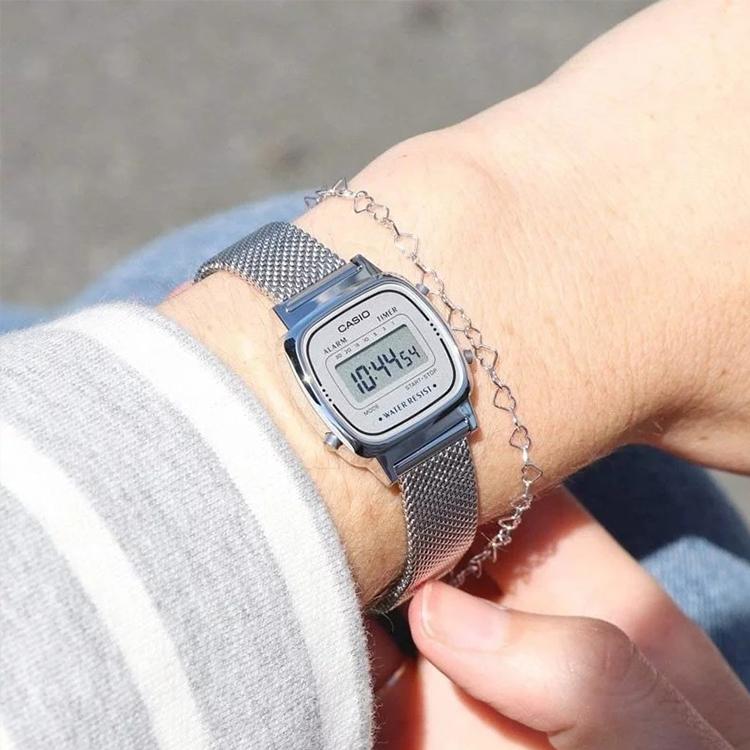 Casio Ретро Маленький Циферблат Водонепроницаемые Часы Стальной Браслет Кварцевый Механизм Женские часы Серый LA670WEM-7