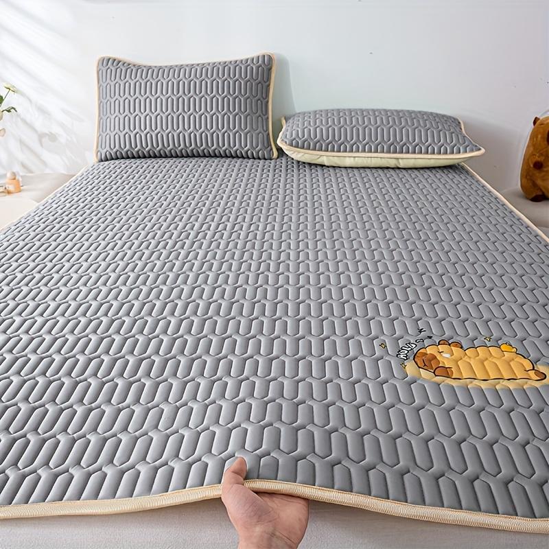 1pc Ultra-Soft Breathable Cooling Mattress Pad - Hypoallergenic Polyester Bed Topper with Cute Cartoon Design