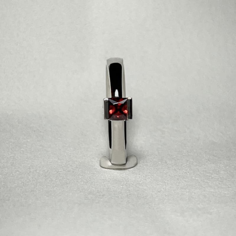 Vingt six Avril 3-r9 clear point square simple ring