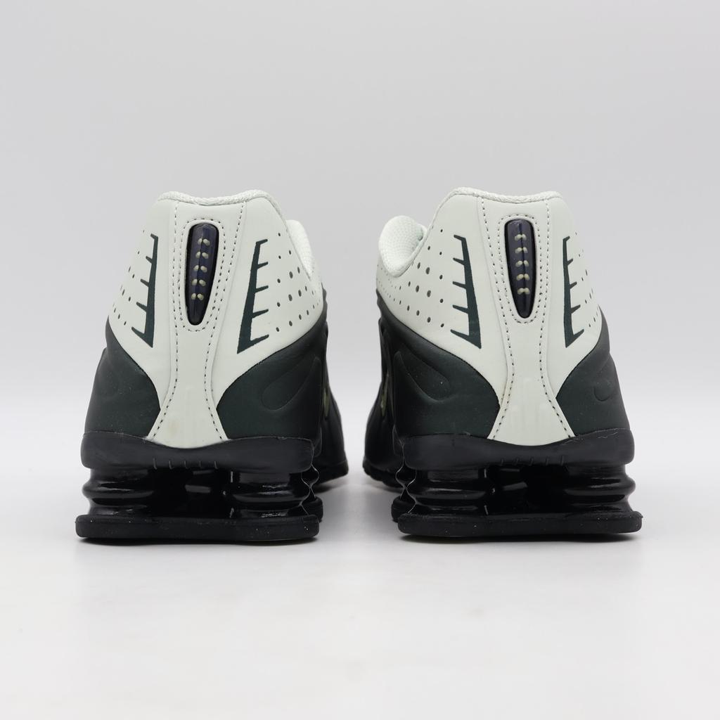 HQ1988-300 Nike Shox R4 Черный Ель Еловая Аура Черный Оливковая Аура (Мужской)