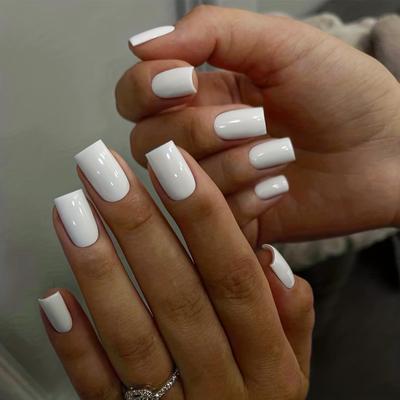 24 шт. глянцевых квадратных накладных ногтей среднего размера, белые однотонные накладные ногти, минималистский стиль накладных ногтей для женщин и девочек на каждый день