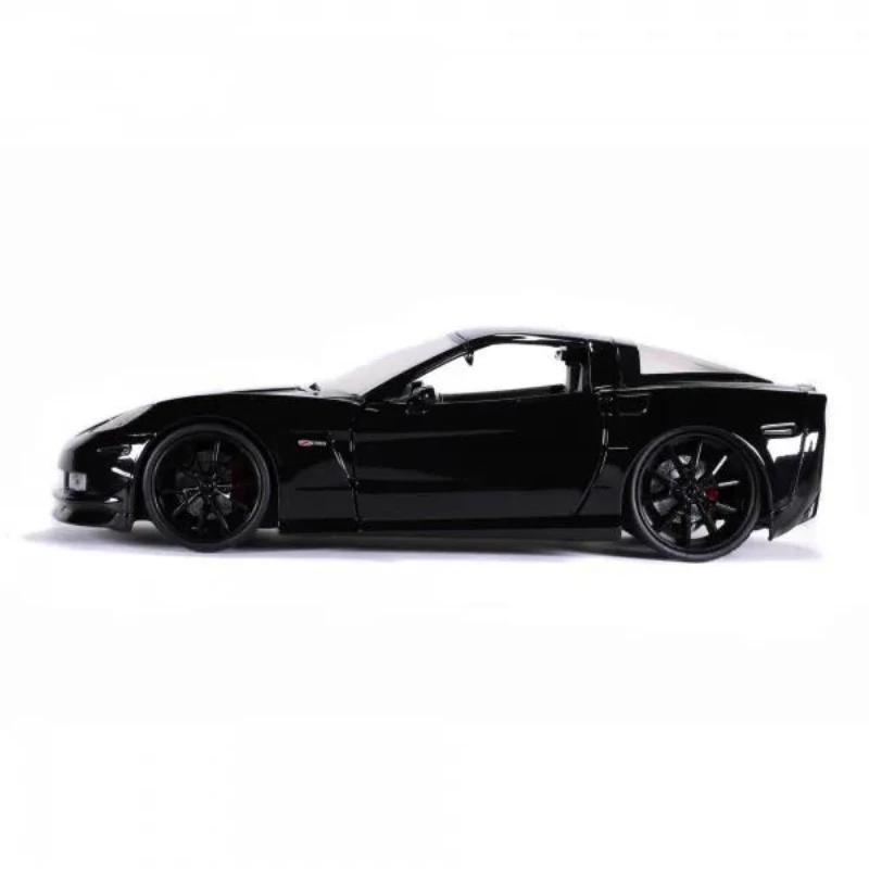 Jada 1:24 2006 Chevrolet Corvette High Simulation Diecast Car Metal Alloy Model Car Toys For Children Gift Collection