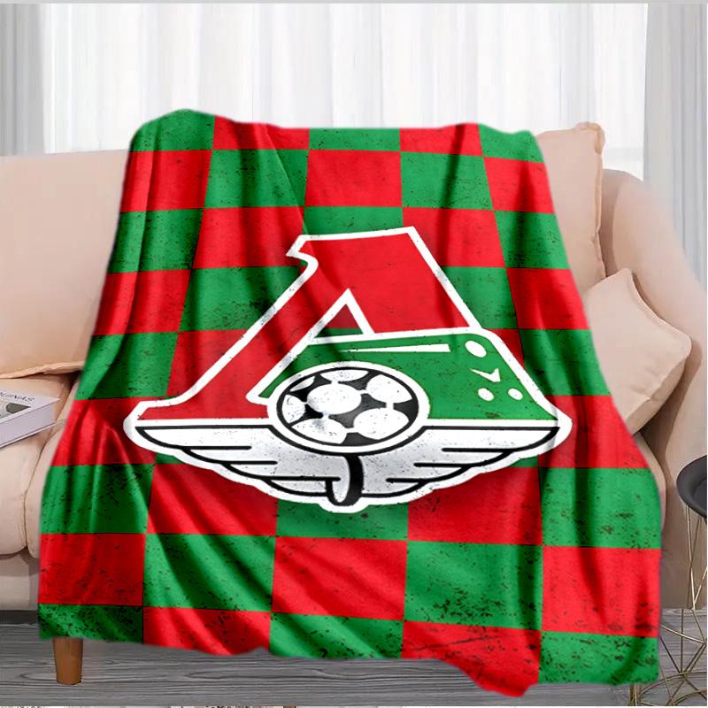 Green And Red Soccer Emblem Printed Throws Blanket Soft Flannel Blankets for Couch Bed Gifts for Men Women Picnic blanket Christmas gifts