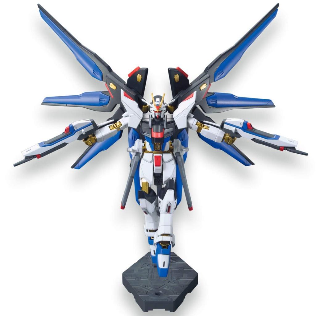 HGCE Strike Freedom Gundam Мобильный доспех Gundam SEED DESTINY Масштаб Пластиковая модель-конструктор [HG] ZGMF-X20A 1/144 Предварительно окрашенный