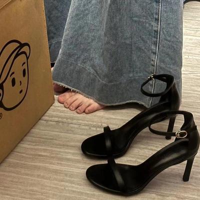 Черные сандалии на одном ремешке корейские 2025 новая летняя ниша интернет-знаменитость высокие каблуки женская обувь шпилька инс