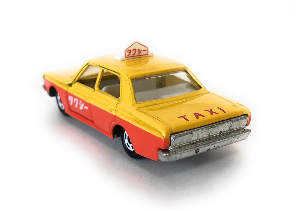 Tomica 30th Anniversary Reprint Black Box Tomica 28 Crown Taxi 1/65