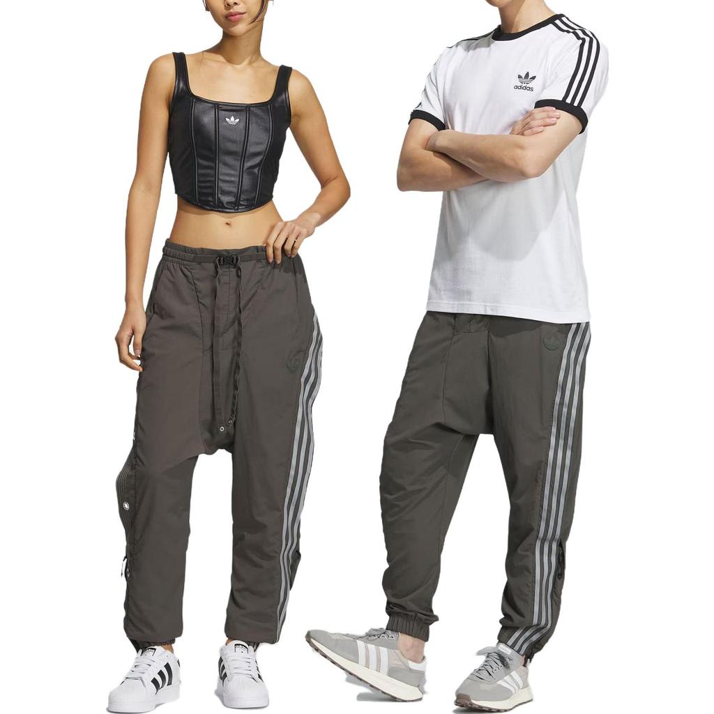 Adidas Коллаборация Originals X Hamcus, осень-зима 23, три полоски, застежка на пуговицы сбоку, спортивные длинные брюки унисекс, темно-армейско-зеленые IX7078