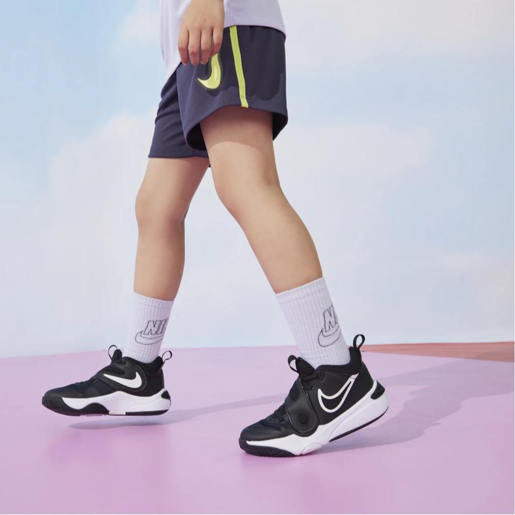 Nike Детские кроссовки Team Hustle D11 GS черно-белые DV8996-002