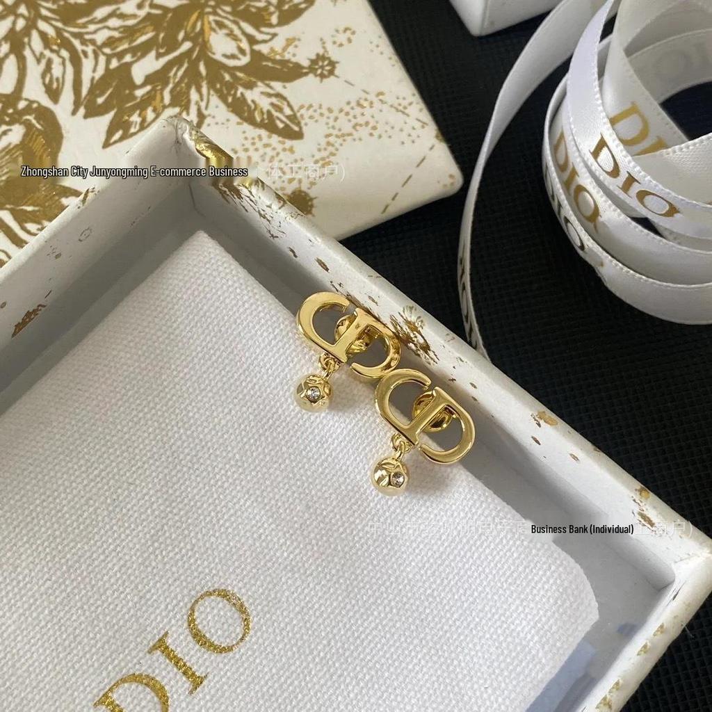 В наличии: Женские Серьги-Звезды с Кисточкой CD и Бриллиантовым Гвоздиком из Серебра 925 пробы