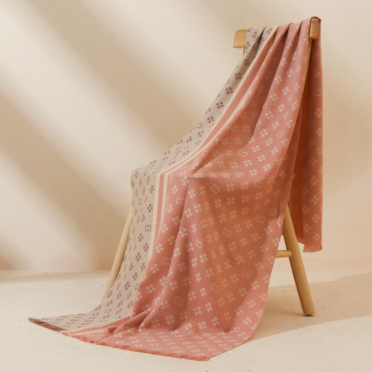 2024 Осень и зима Новый утолщенный и удлиненный кашемировый шарф универсальный женский теплый шарф для защиты шеи двухсторонний шарф шаль