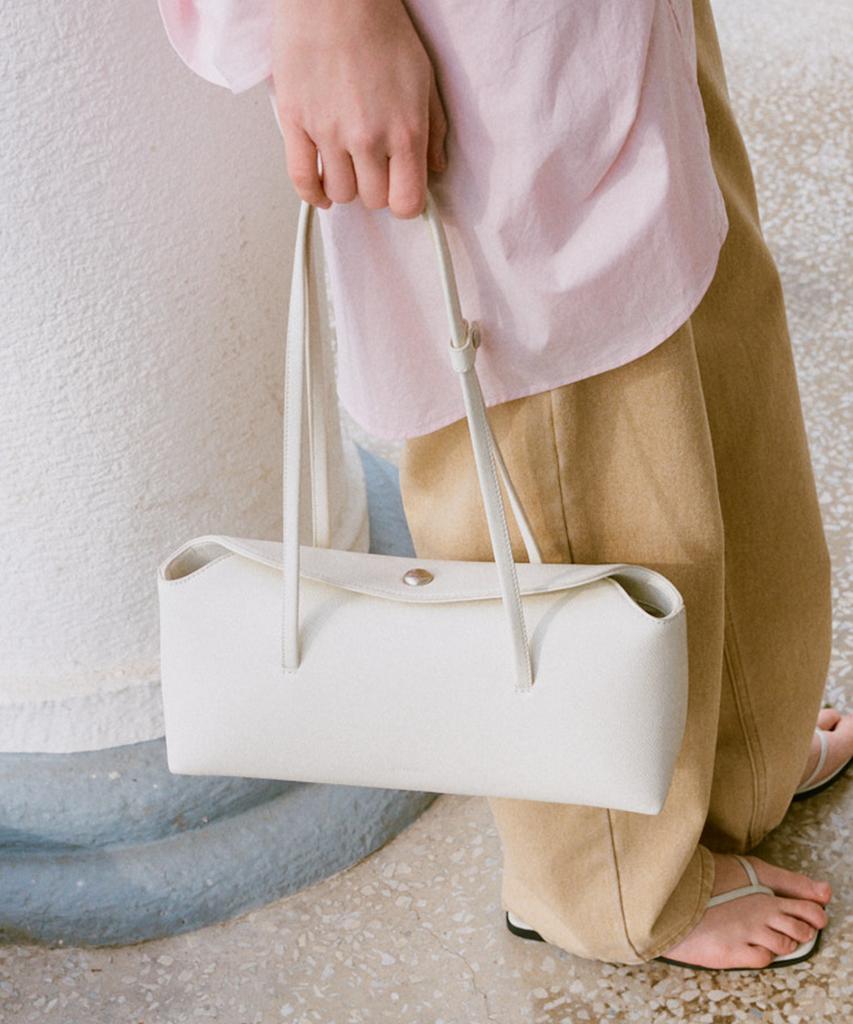 Ostkaka Pebble Flap Shoulder Ivory