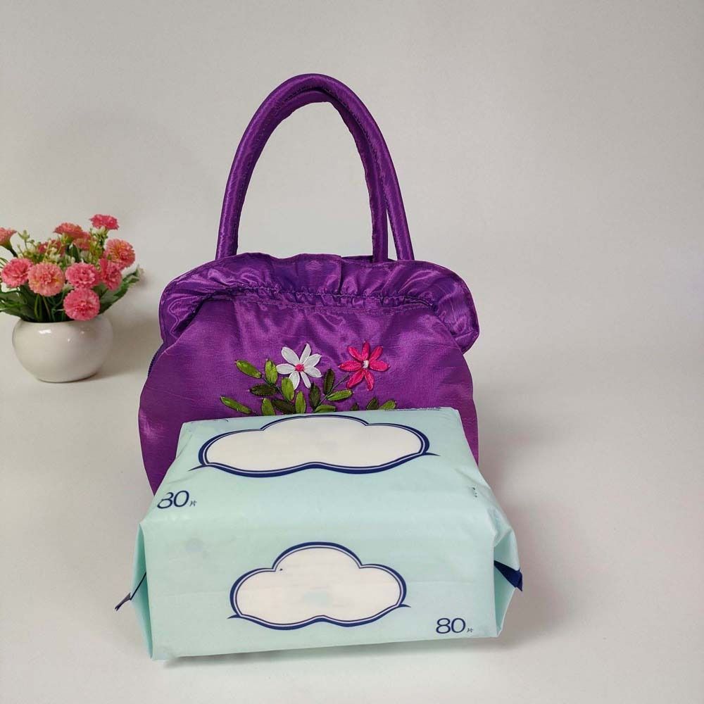 Сумка-тоут из атласного шелка с вышивкой цветов, с оборками, в этническом стиле, на молнии, с цветком, на запястье, для путешествий