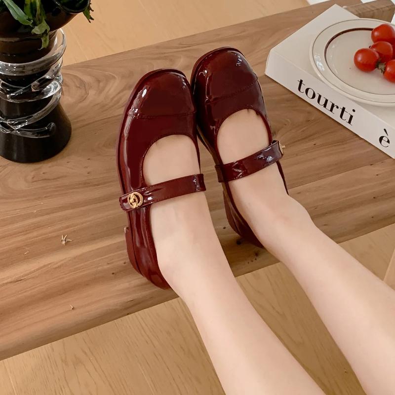 Women's 2025 Fashionable Sheepskin Gold Buckle Round Toe Shallow Cut Flat with Thick Heels Mary Jane Single Shoes