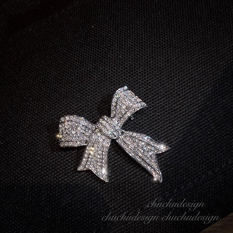 High-End Women's Brooch Collection: Butterfly, Camellia, Pearl Designs - Elegant Jewelry for Christmas & Men's Clothing Accessories