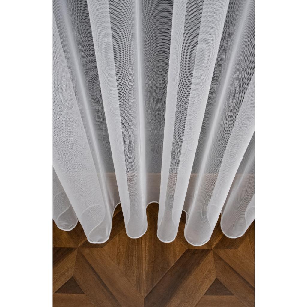 Занавес из тюля с дополнительным использованием для использования одного крыла