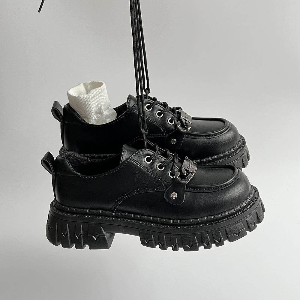 Черные маленькие кожаные туфли женские весна 2025 новая мода ретро темперамент увеличивает британский стиль для выхода в свет профессиональные одинарные туфли