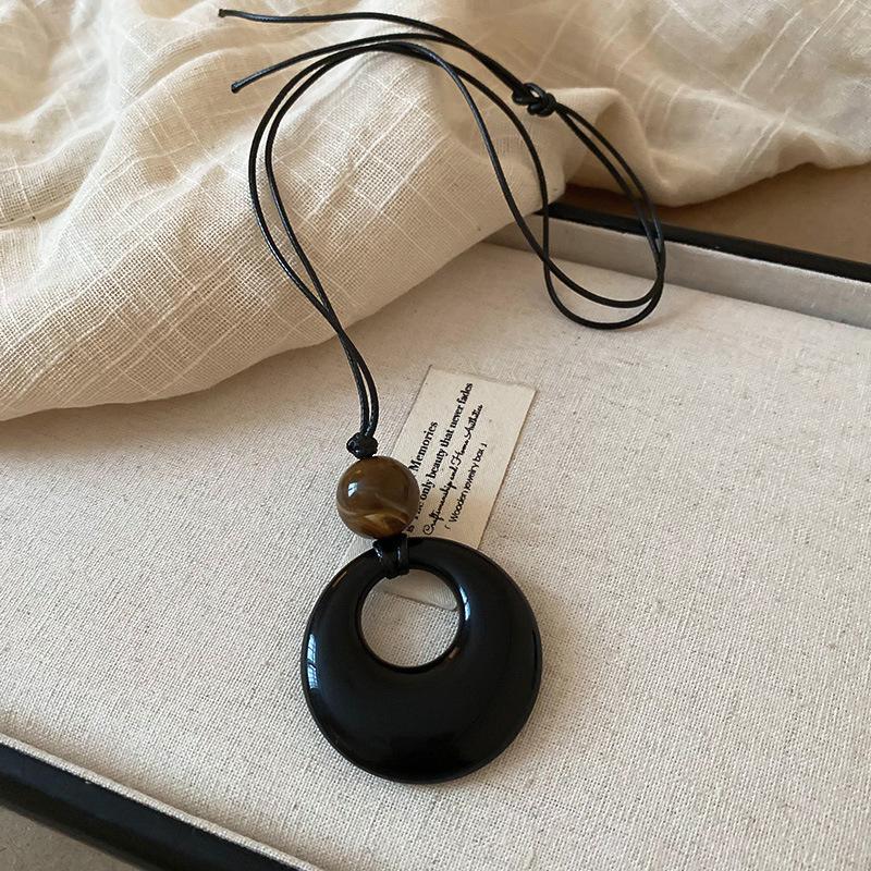 Bohemian Heart Pendant Necklace Vintage Ethnic Style Versatile Jewelry Women High-End