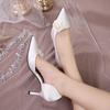Французские камелии белые атласные туфли на каблуках женские тонкие каблуки 2024 новые простые универсальные туфли для банкета с острым носком осеннее время