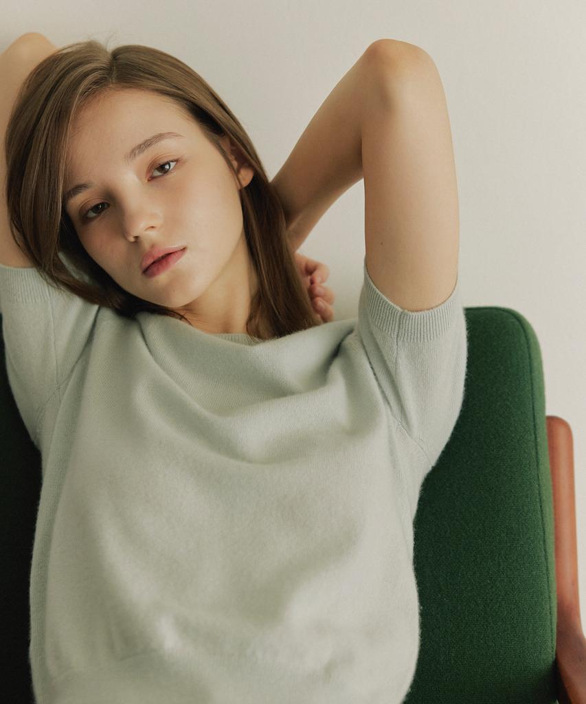 JE NE SAIS QUOI Signature Crew Neck Short Sleeve Cashmere Knit_ Mint