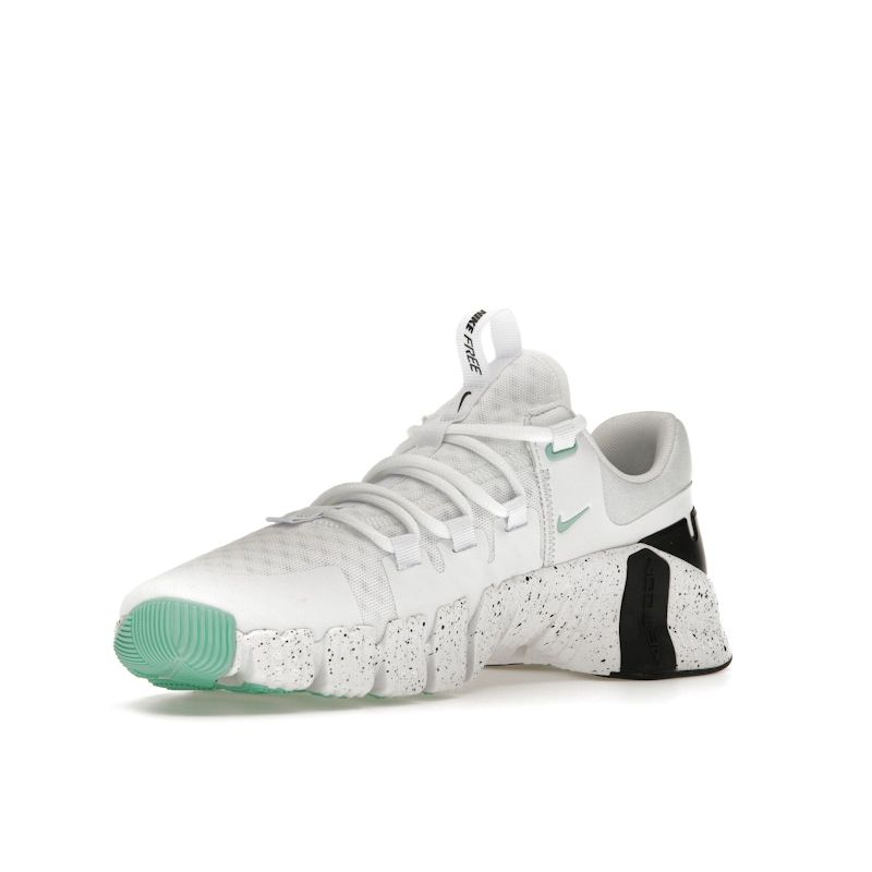 Nike (WMNS) Бесплатные Metcon 5 'White Emerald Rise' DV3950-101