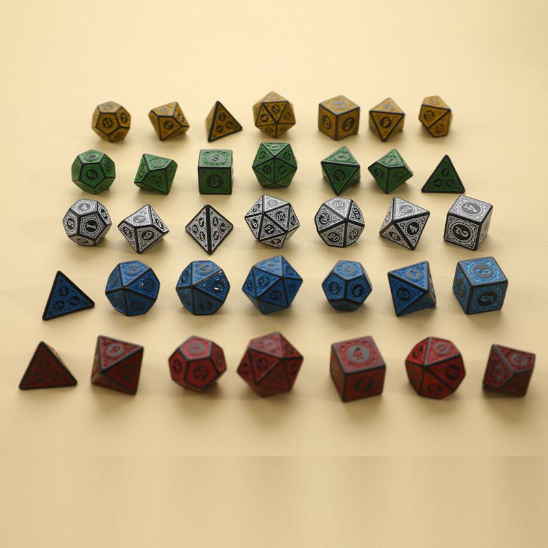 7Pcs/Set Polyhedral Antique Carved Pattern Dice D4 D6 D8 D10 D% D12 D20 DND RPG Digital Table Game