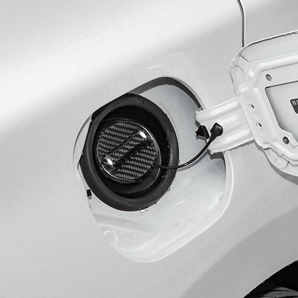 Накладка на крышку бензобака Nissan из углеродного волокна