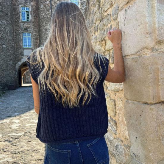 Women Sweater Vest V-neck Sleeveless Button Down Cardigan with Pockets Solid Color