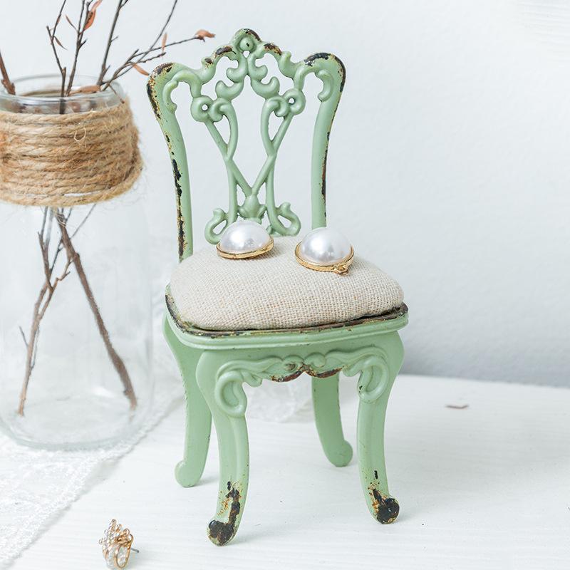 Mini Retro Jewelry Rack: Soft American-Style Vanity for Earrings and Nail Art