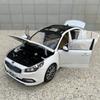 1:18 КИА К4 2014 Сплав Автомобиль Литой Металл Игрушечная Модель Автомобиля Симуляция Коллекция Детские Подарки