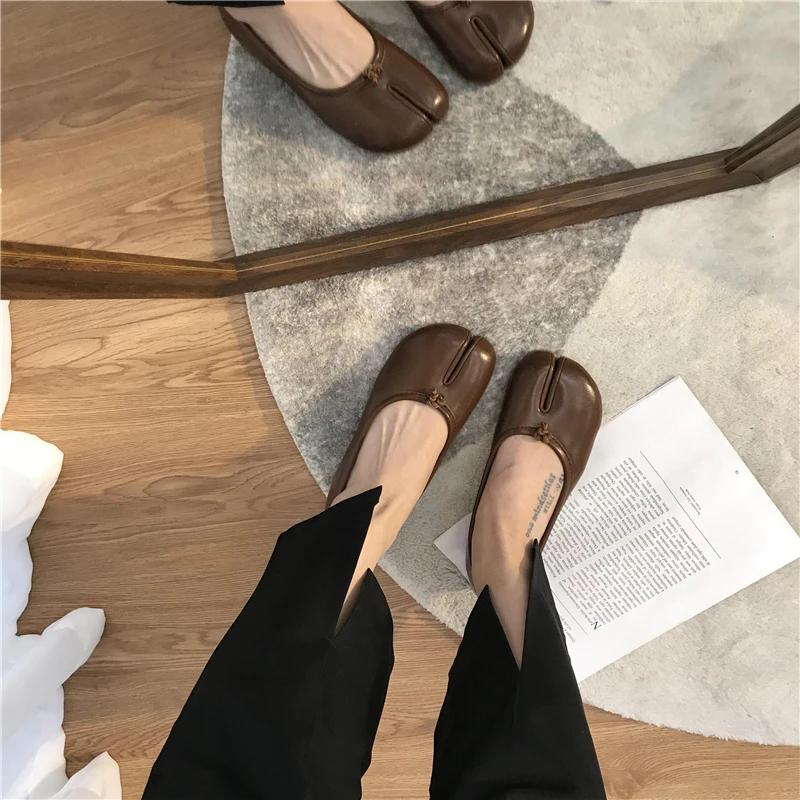 Женские туфли ниндзя из микрофибры, удобные балетки, тапочки с раздельным пальцем, лоферы на мягкой подошве, повседневные лаконичные женские мокасины-топсайдеры