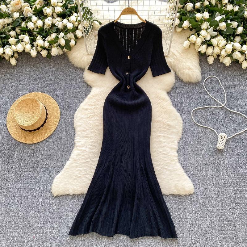 High-end Knitted Dress for Women's Wear In Summer Featuring A Slimming and Elegant Design
