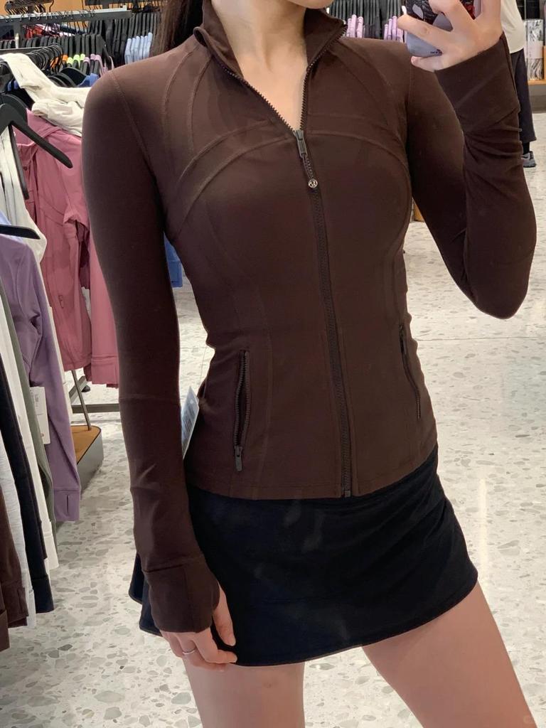 Женская куртка для йоги Lulu Nude Feel - Облегающий крой, воротник-стойка, длинный рукав, спортивный топ на молнии для бега и фитнеса.