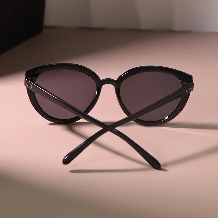 Classic Cat Eye Sunglasses Women Men Fashion Vintage Sun Glasses Female Male Designer Casual Travel Shades