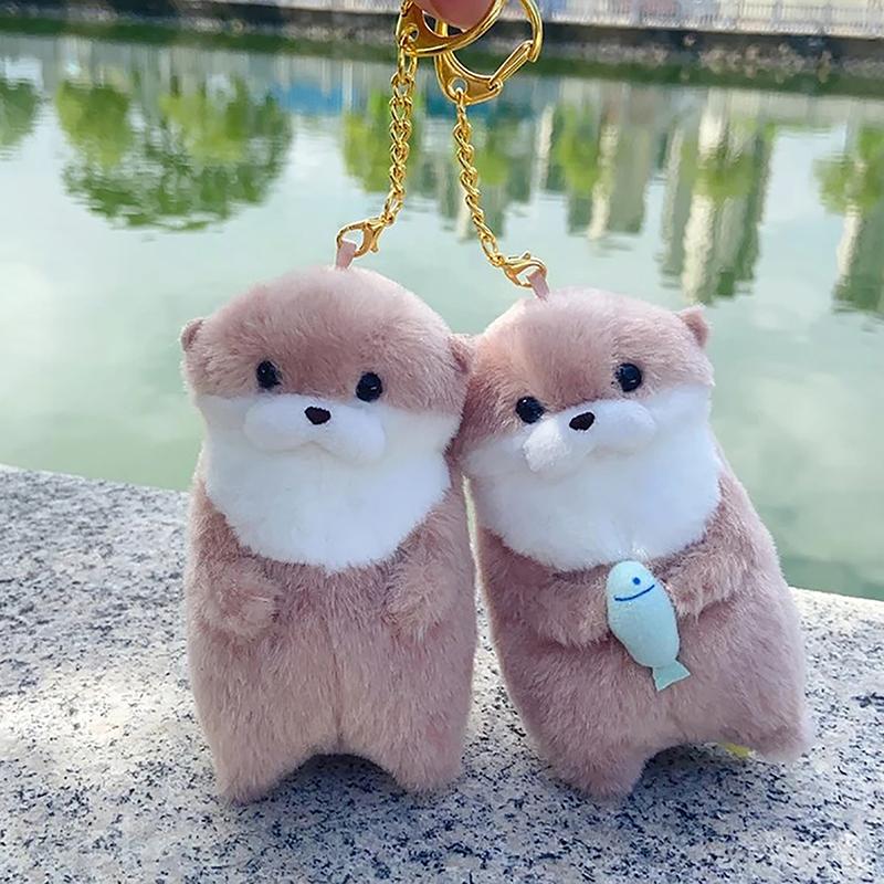 Милые выдры, держащие рыбу, плюшевые брелоки, легкий подвесной кулон, реквизит для школьной сумки, кошелек для ключей