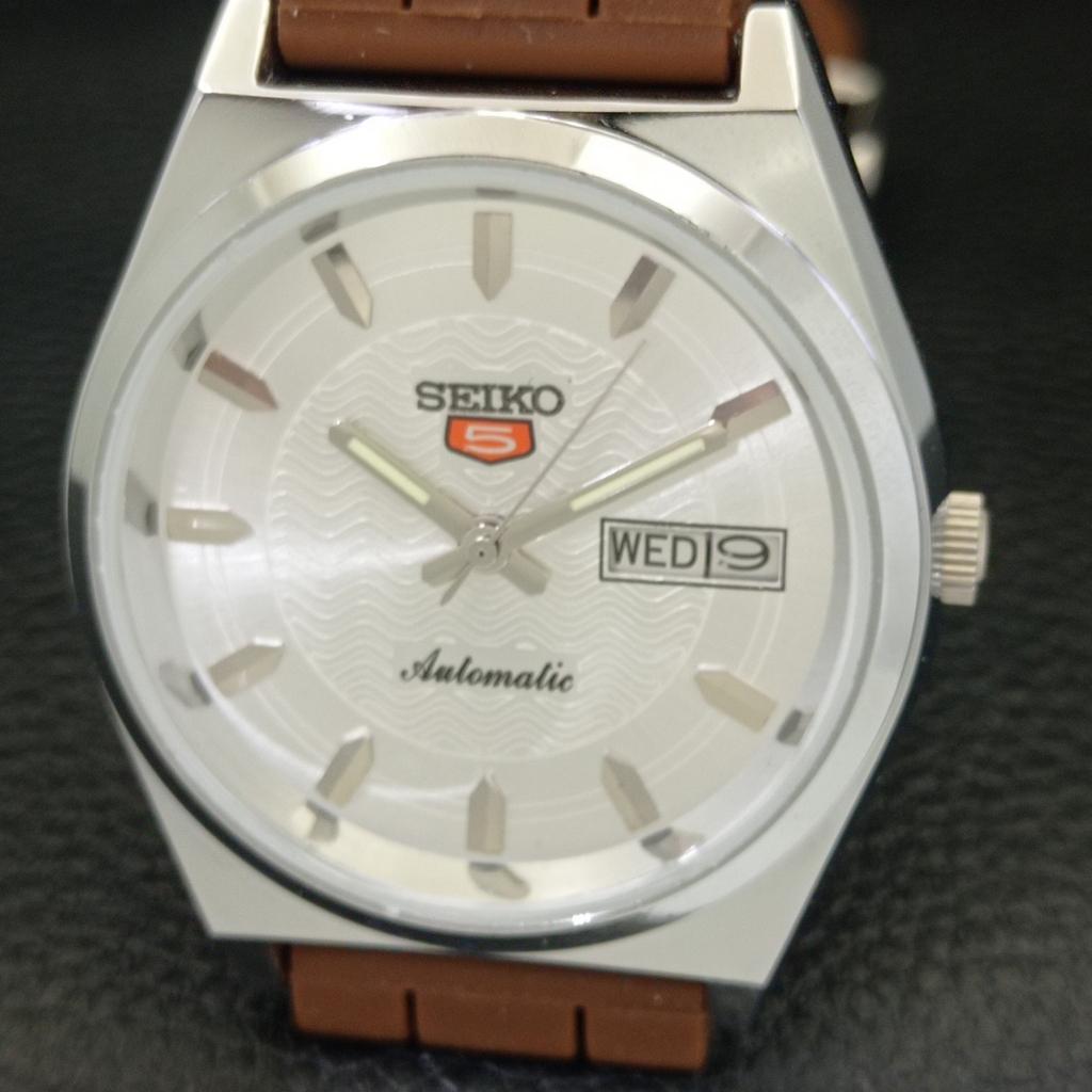 ВОССТАНОВЛЕННЫЕ ВИНТАЖНЫЕ АВТОМАТИЧЕСКИЕ МУЖСКИЕ ЧАСЫ SEIKO 5 JAPAN СЕРЕБРЯНЫЙ ЦИФЕРБЛАТ a434684-2