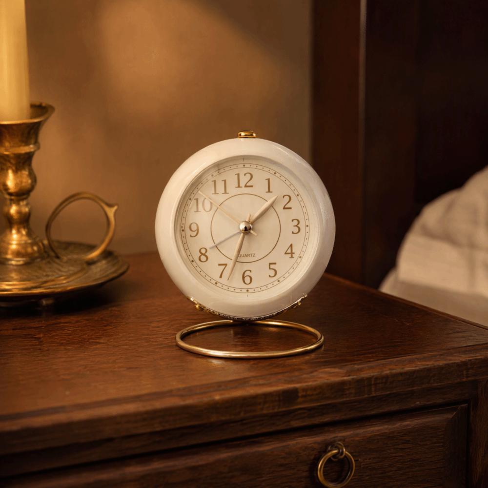 ABS Round Alarm Clock 3.54x4.33in Quartz Alarm Clock Cute Tabletop Clock For Bedroom