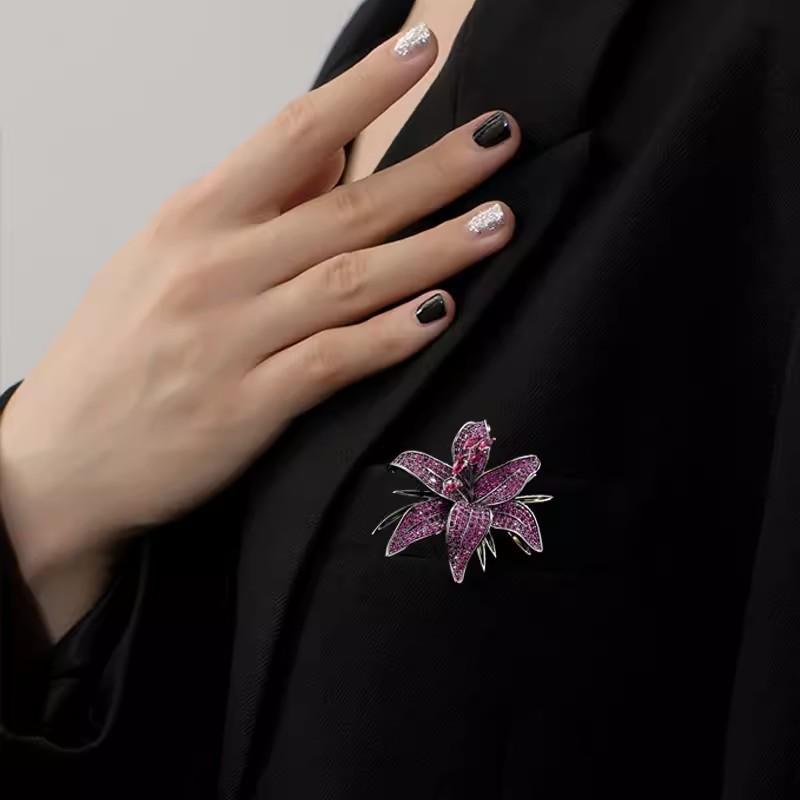 Белая Фиолетовая Лилия Брошь Стразы Цветок Ювелирные Изделия Высокое Качество Тканевая Булавка Модные Подарки