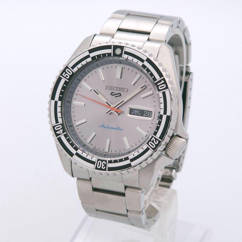 Б/у Хорошее состояние SEIKO Seiko Five Sports 4R36-15E0 Автоматические в рабочем состоянии Серый безель Grand Prix Коробка. Включены ссылки