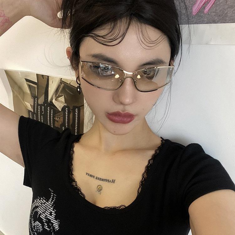 Солнцезащитные очки Yk2 Spice Girl Wind Small Frame Light Color женские модные вогнутые солнцезащитные очки Advanced Sense Curved Cat Eye -