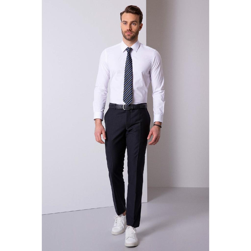 Белая классическая рубашка узкого кроя