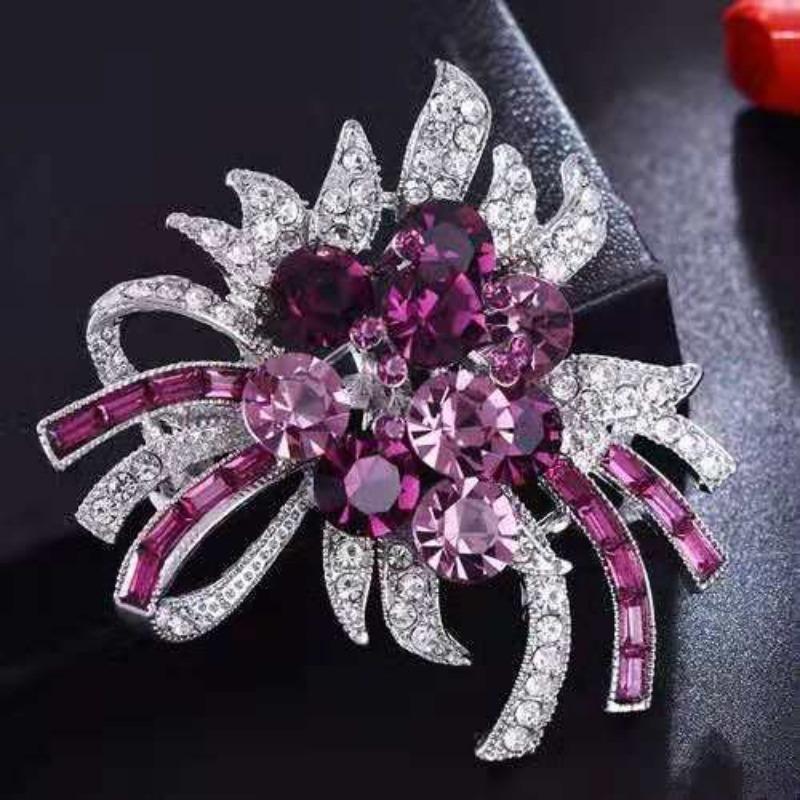 Brooch High-End Sense Niche High-End Women'S Silk Scarf Buckle Alloy Corsage Small Fragrant Wind Pearl Rhinestone High-End