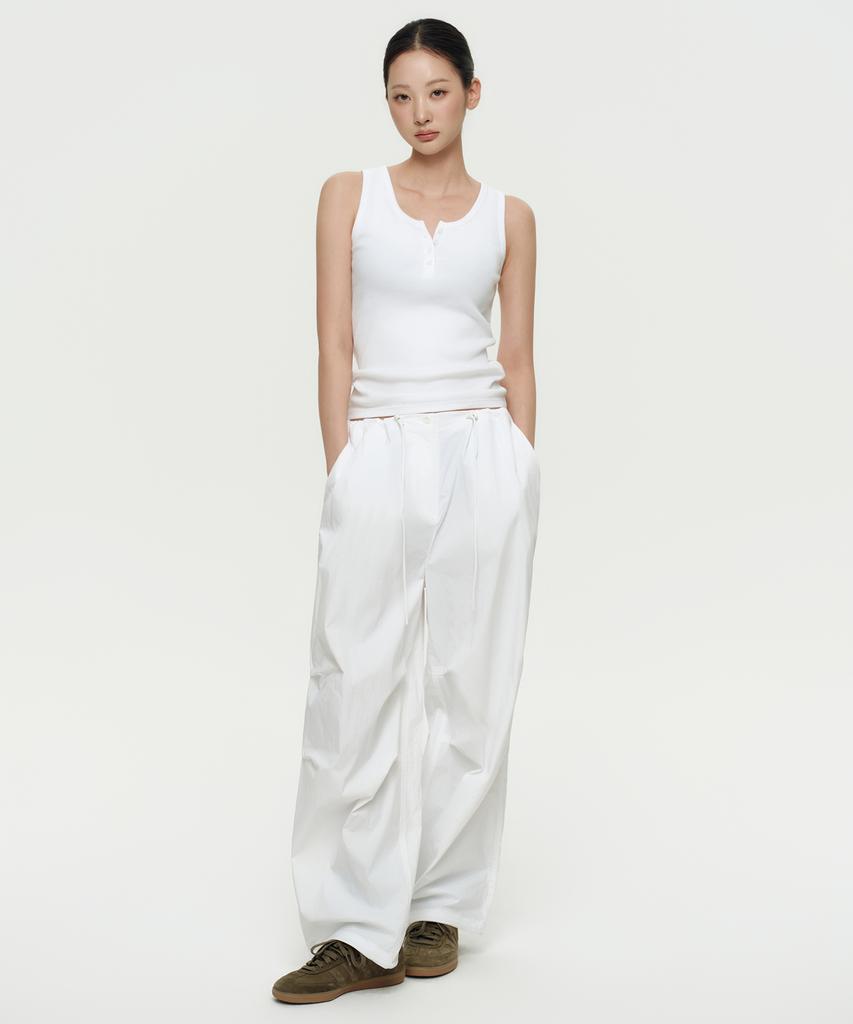 Musinsa Standard Woman Women'S Parachute Pants [White]