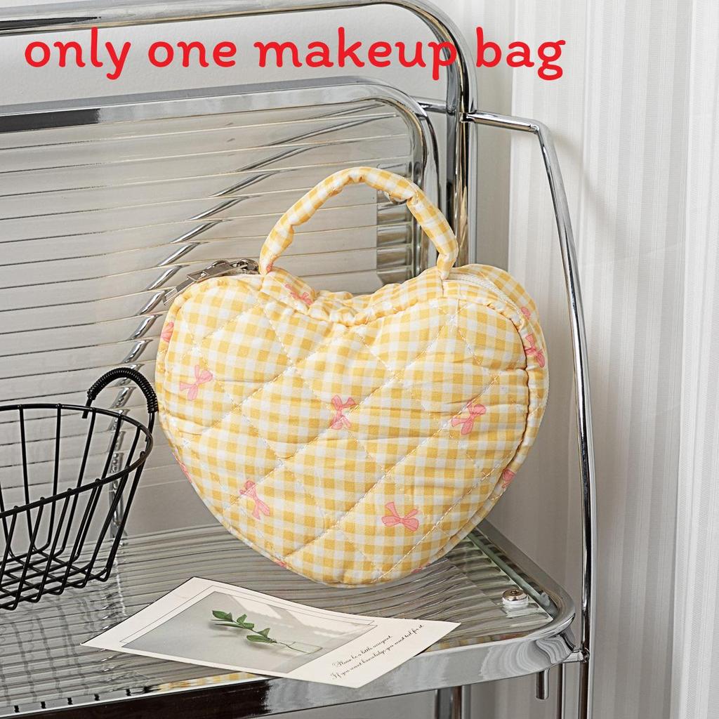 Floral Woman Travel Makeup Bag With Large Capacity And Quilted Design For Home Storage