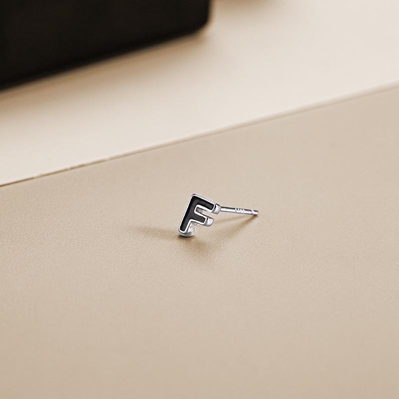 Серьги-алфавиты Banyan Tree S925 из серебра с черным клеем — модные, простые, унисекс, стильные, одиночные.