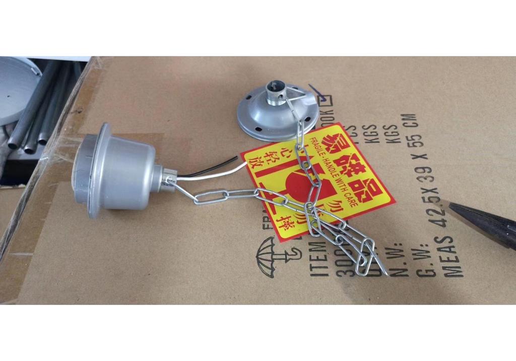 Промышленный и горнодобывающий патрон E27 с удлиненным подвесным стержнем
