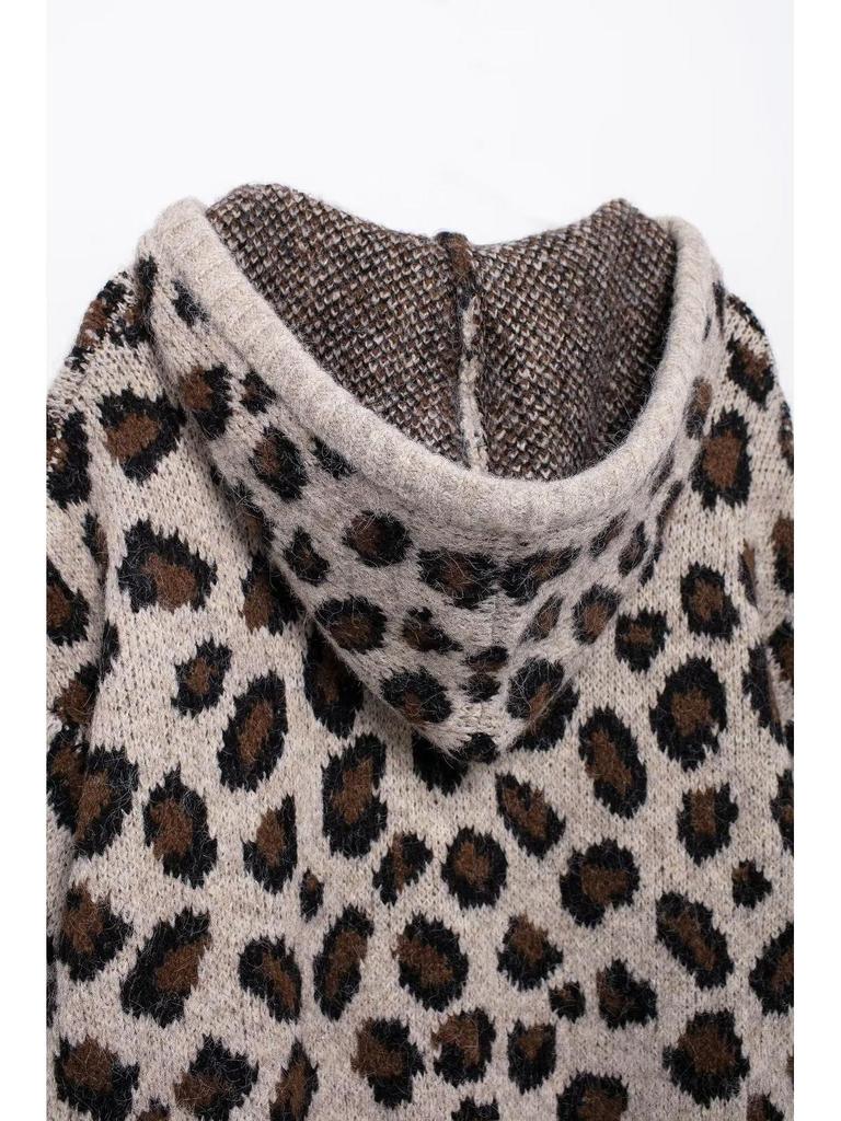 Женский вязаный свитер с капюшоном с леопардовым принтом - Зима 2024, европейский и американский стиль
