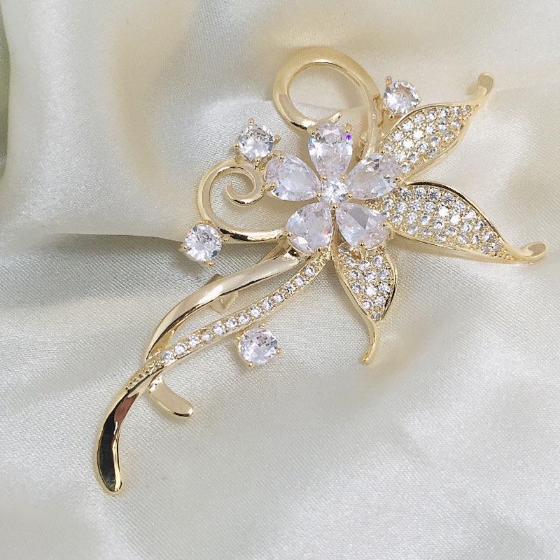 Korean Zircon Flower Brooch: Elegant Copper Inlaid Pin for Coats and Suits