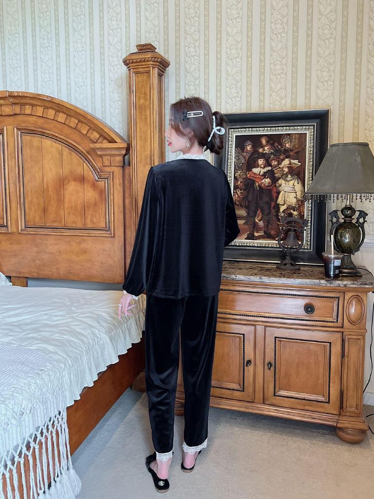 Gold Velvet Women's Pajama Set: Autumn-Winter, Long Sleeve & Pants, Fragrant Style, Lace Cardigan, Indoor/Outdoor Wear.